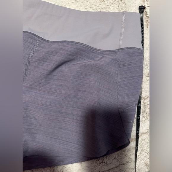 Athleta Run With It Textured 3.5" Shorts Size Small - Picture 15 of 16